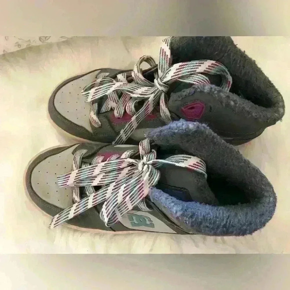 DC gray pink white high top sneakers tennis shoes girl youth 5 - Picture 4 of 6